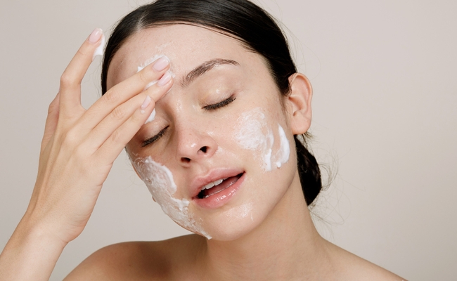 Rửa mặt cho da hỗn hợp