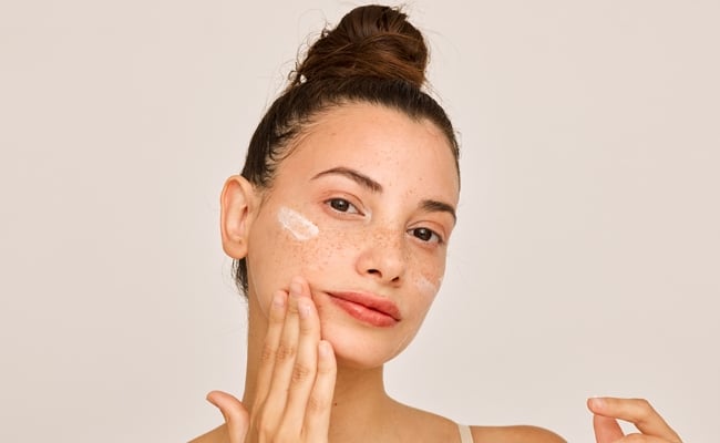 Dưỡng ẩm chăm sóc da