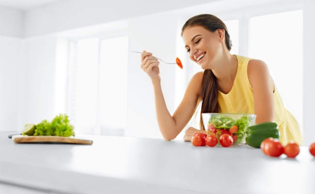 chăm sóc da mụn nên làm