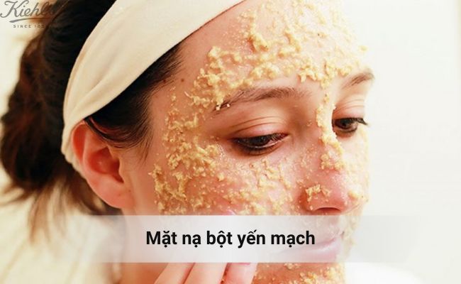 Massage nhẹ nhàng để tẩy tế bào chết cho da